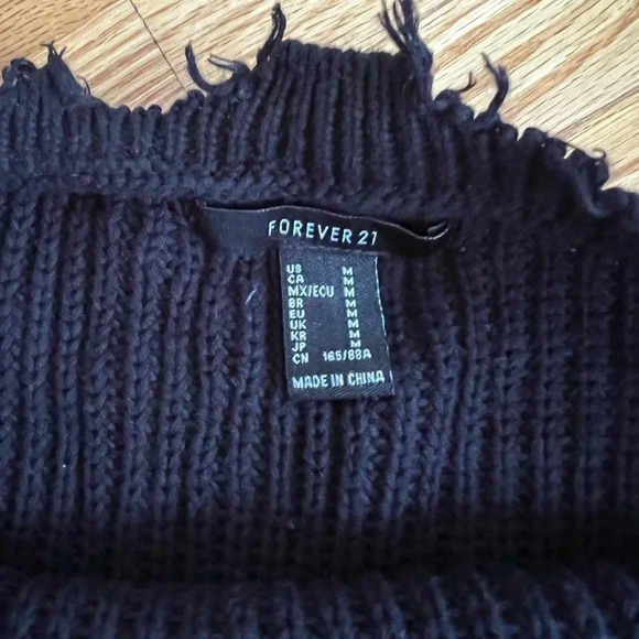 Forever21 black sweater - Picture 4 of 4